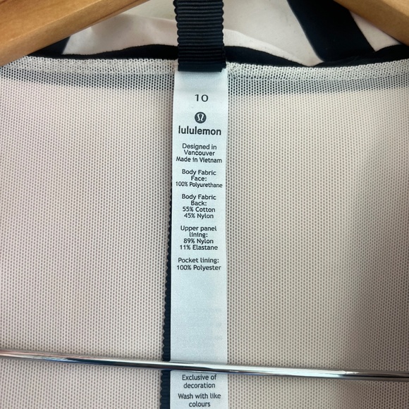 Into the Drizzle Lululemon Jacket NWT size 10 - Picture 5 of 9